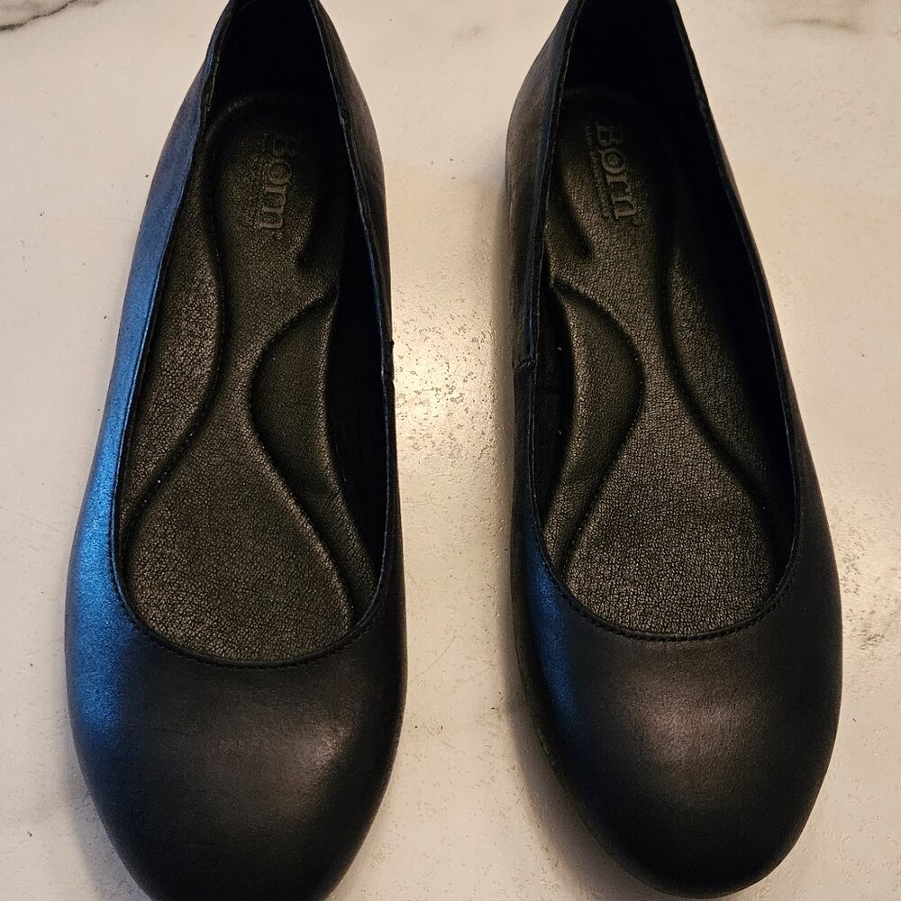 NWOT Born flat leather shoes